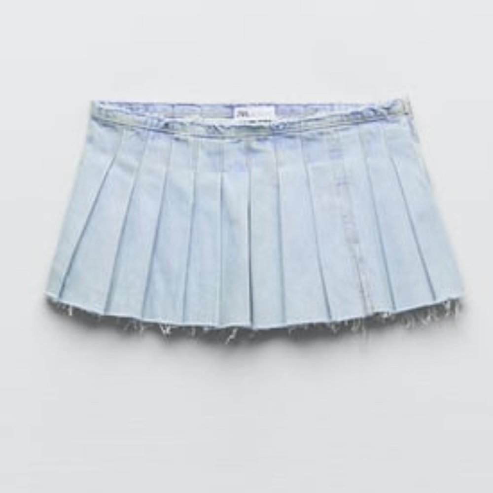 NWT BOX PLEAT DENIM MINI SKIRT